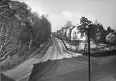Fjärde Villagatan från Ulricehamnsvägen år 1946.
Bakom fotografen ligger fabriken Rory (se skuggan). Den brandhärjades svårt på 1950-talet.