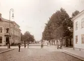 Storgatan i Växjö, vid korsningen Västergatan. Ca. 1910-tal.