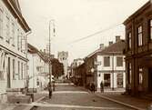 Sandgärdsgatan österut, vid korsningen Klostergatan. Ca. 1915, Växjö