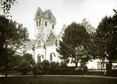 Växjö domkyrka, sedd från Linnéparken. Ca. 1912.