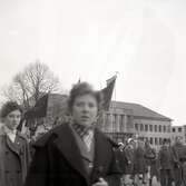 Första majtåg i Borgholm. I bakgrunden stadshuset, byggt 1942.