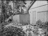 VILLA I DANDERYD
EXT. OCH INT.