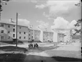 EXT. OCH INT. ÖNSKÖLDSVIK