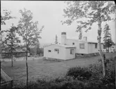 TJÄNSTEMANNAVILLOR I JOHANNESOMRÅDET
EXT. OCH INT.