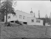 TJÄNSTEMANNAVILLOR I JOHANNESOMRÅDET
EXT. OCH INT.