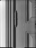 ENFAMILJSHUS I ÖRNSKÖLDSVIK
EXT. OCH INT.