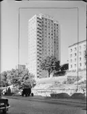 STUDENTHEMMET VID VALHALLAVÄGEN
EXT.