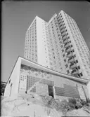 STUDENTHEMMET VID VALHALLAVÄGEN
EXT.