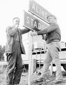 Nya vägskyltar sätts upp på E3, idag E20.