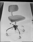 STOLAR, FÖRVARINGSMÖBLER, SÄNGAR, BORD OCH BETALJER