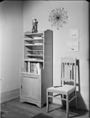 GAMLA MÖBLER SAMT BILDER PÅ KAKTUS I HAGA VÄXTHUS