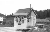 F.d Wallins kiosk i Öd. Fotot uppges vara taget omkring år 1930. Ur Ådalens släktforskarförenings bildarkiv