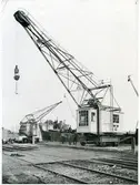Västerås, Munkängen.
Östra kajens andra kran klar för lyft, 1929.