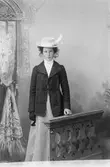 Hilma Edlund; Ingår i porträttsamlingen från Knut Wallins ateljé.