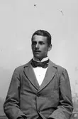 Gustaf Holmgren; Ingår i porträttsamlingen från Knut Wallins ateljé.