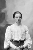 Elvira Johansson; Ingår i porträttsamlingen från Knut Wallins ateljé.