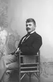 Herr J  Nordlöf; Ingår i porträttsamlingen från Knut Wallins ateljé.