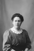 Hilma Pettersson; Ingår i porträttsamlingen från Knut Wallins ateljé