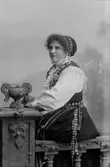 Olga Pettersson; Ingår i porträttsamlingen från Knut Wallins ateljé