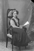Agnes Sahlén; Ingår i porträttsamlingen från Knut Wallins ateljé.