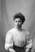 Elida Söderqvist; Ingår i porträttsamlingen från Knut Wallins ateljé.