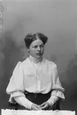 Hilma Wallgren; Ingår i porträttsamlingen från Knut Wallins ateljé.