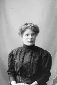 Ester Wikman; Ingår i porträttsamlingen från Knut Wallins ateljé.