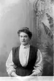 Selma Wikman; Ingår i porträttsamlingen från Knut Wallins ateljé.