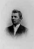 Hans Öberg; Ingår i porträttsamlingen från Knut Wallins ateljé.