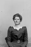 Olga Bouveng; Ingår i porträttsamlingen från Knut Wallins ateljé.