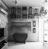 Utställning Tiotusen år. Bruksföremål från bondesamhället 1800-talet.