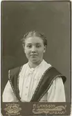 Kabinettsfotografi - flicka, Uppsala 1909
