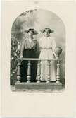 Kabinettsfotografi - två kvinnor i hatt, Östhammar