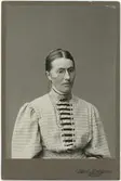 Kabinettsfotografi - kvinna med glasögon, Uppsala 1908