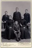 Kabinettsfotografi - familjen Åhlander, Uppsala 1899