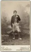 Kabinettsfotografi - Rinsell i folkdräkt, Uppsala 1890