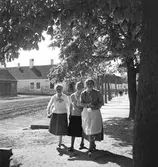 Flickor i Vörs. Tjeckoslovakien-Ungern-Österrike 1935.