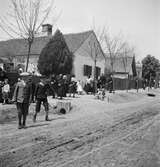 På väg till kyrkan i Vörs. Tjeckoslovakien-Ungern-Österrike 1935.