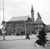I Haarlem. Torget Grote Markt med rådhuset. Tyskland-Holland-Belgien 1938.