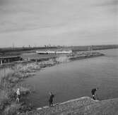 Vid Zuiderzee, (nuvarande IJsselmeer). Tyskland-Holland-Belgien 1938. IJsselmeer är en insjö i Nederländerna som uppstod genom uppförandet av en dammbyggnad i Zuiderzee, en vik av Nordsjön.