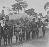 En by i Belgiska Kongo. Belgiska Kongo (idag Kongo-Kinshasa). Afrika.