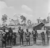 En by i Belgiska Kongo. Belgiska Kongo (idag Kongo-Kinshasa). Afrika.