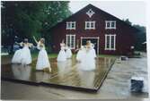 Dansföreställning vid Forsviks bruk, augusti 2002.