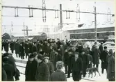 Västerås, Munkängen.
Resenärer vid Centralstationen, 1950-tal.