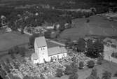 Kyrkan i Moheda uppfördes i romansk stil vid mitten av 1100-talet och saknade då absid, torn, vapenhus och sakristia. Kort därefter tillkom vid östra sidan en absid med hjälmvalv. Under senmedeltiden byggdes kyrktornet vid västra sidan. 
1914 byggdes tornet på till sin nuvarande höjd och kyrkklockorna flyttade från klockstapeln till tornet.