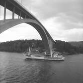 Fartyget Gardegg vid Sandöbron