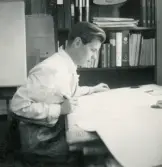 Personalen i arbete. Civilingenjör Axel-Uno Nylander.
Borås Mekaniska Verkstad.