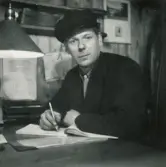 Personalen i arbete. Svarvareförman Henry Johansson.
Borås Mekaniska Verkstad.