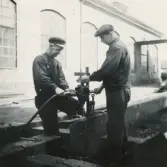 Personalen i arbete. Per Andersson, Sven Hermansson.
Borås Mekaniska Verkstad.