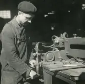 Personalen i arbete. Henry Larsson.
Borås Mekaniska Verkstad.